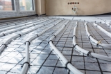 Eine Fußbodenheizung ohne Thermostat einstellen – Möglichkeiten und Hinweise